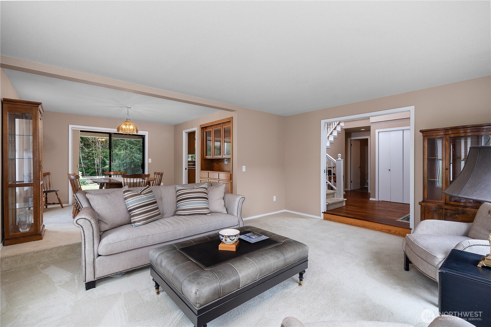 3939 Foxhall Drive Property Photo 7