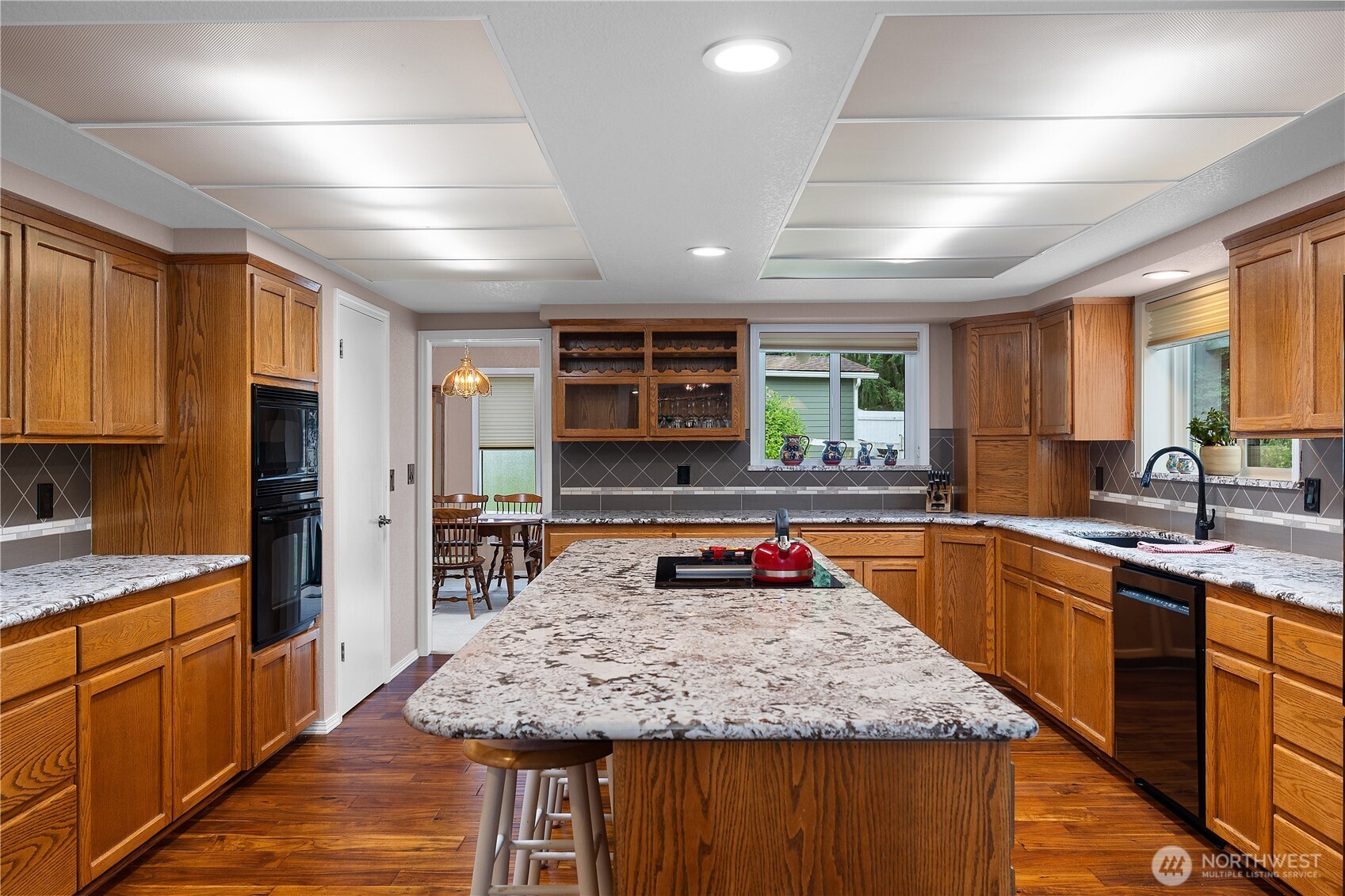 3939 Foxhall Drive Property Photo 11