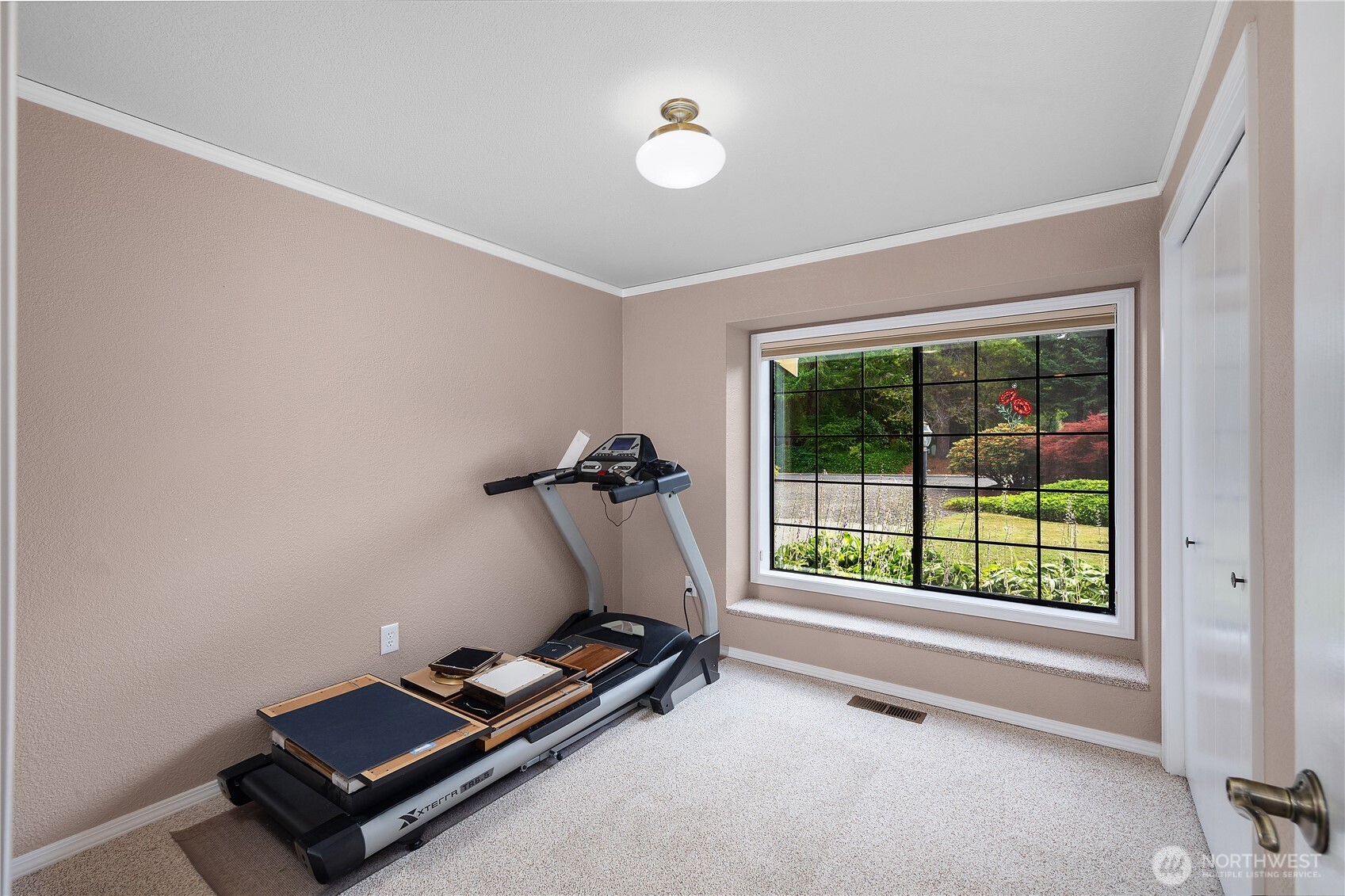 3939 Foxhall Drive Property Photo 18