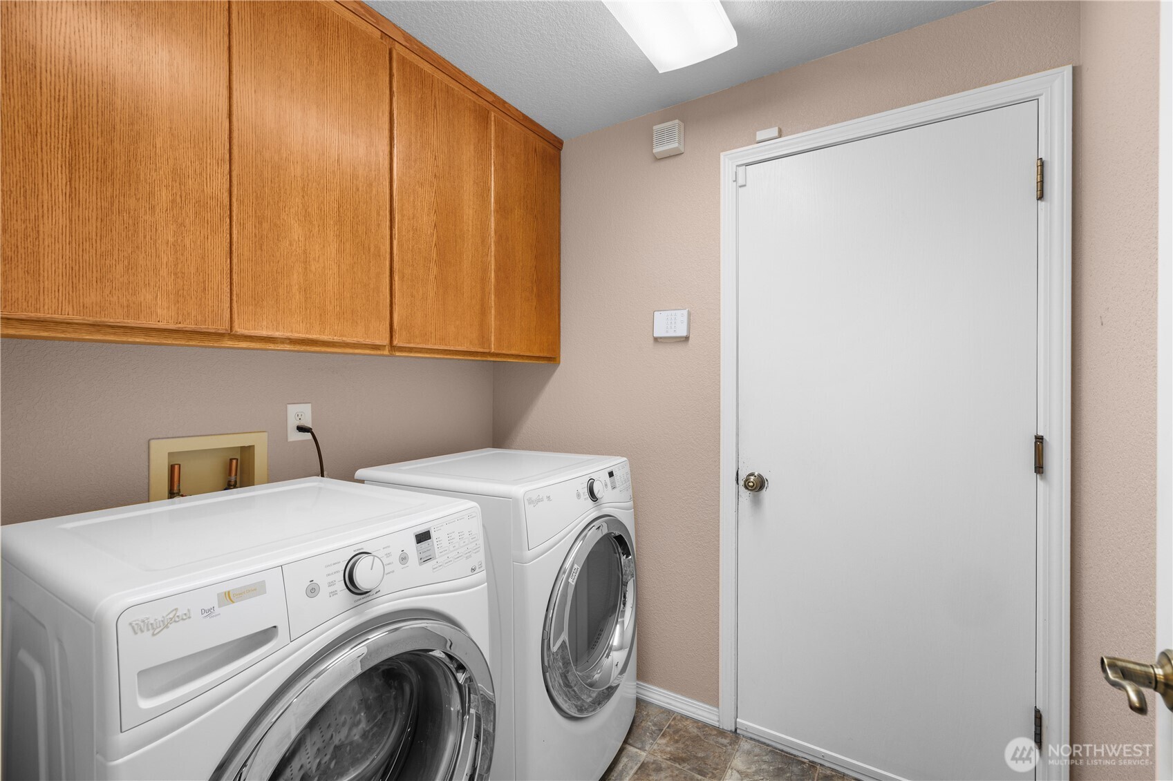 3939 Foxhall Drive Property Photo 19