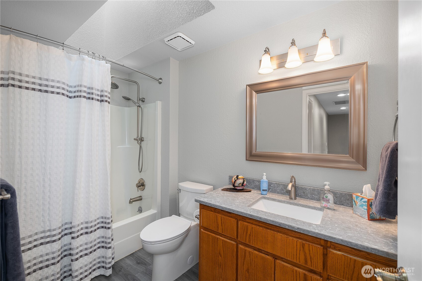 3939 Foxhall Drive Property Photo 26