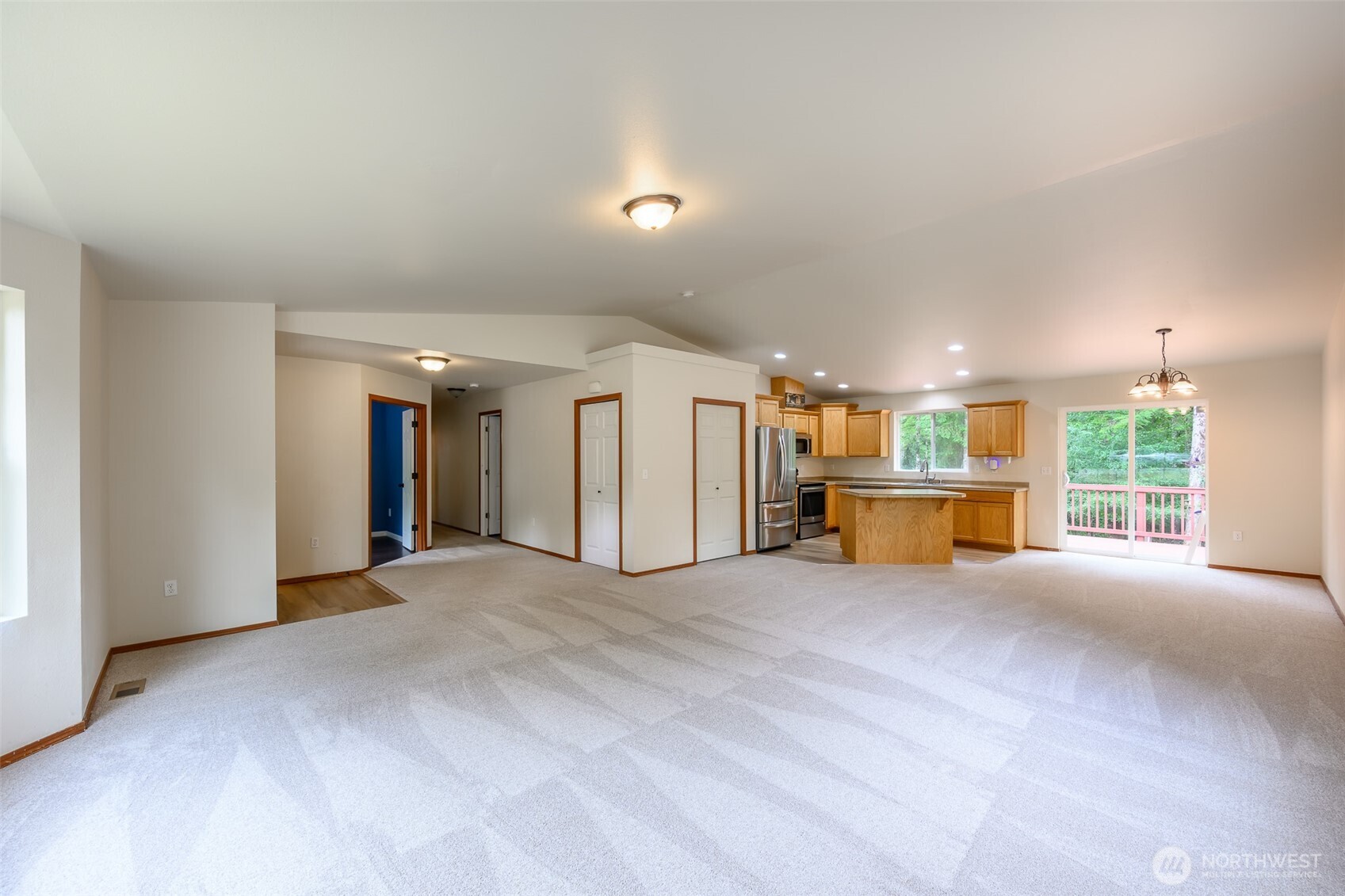 10 Fawn Lane Property Photo 6