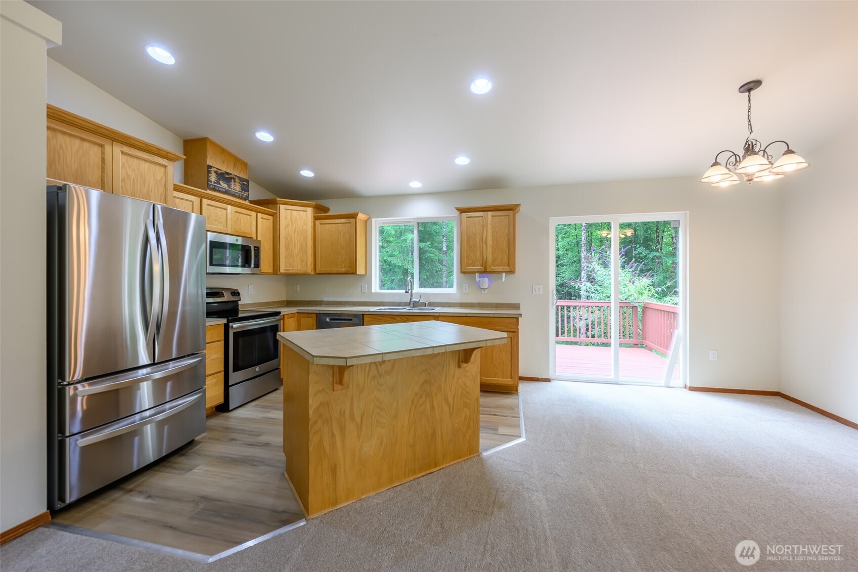 10 Fawn Lane Property Photo 8