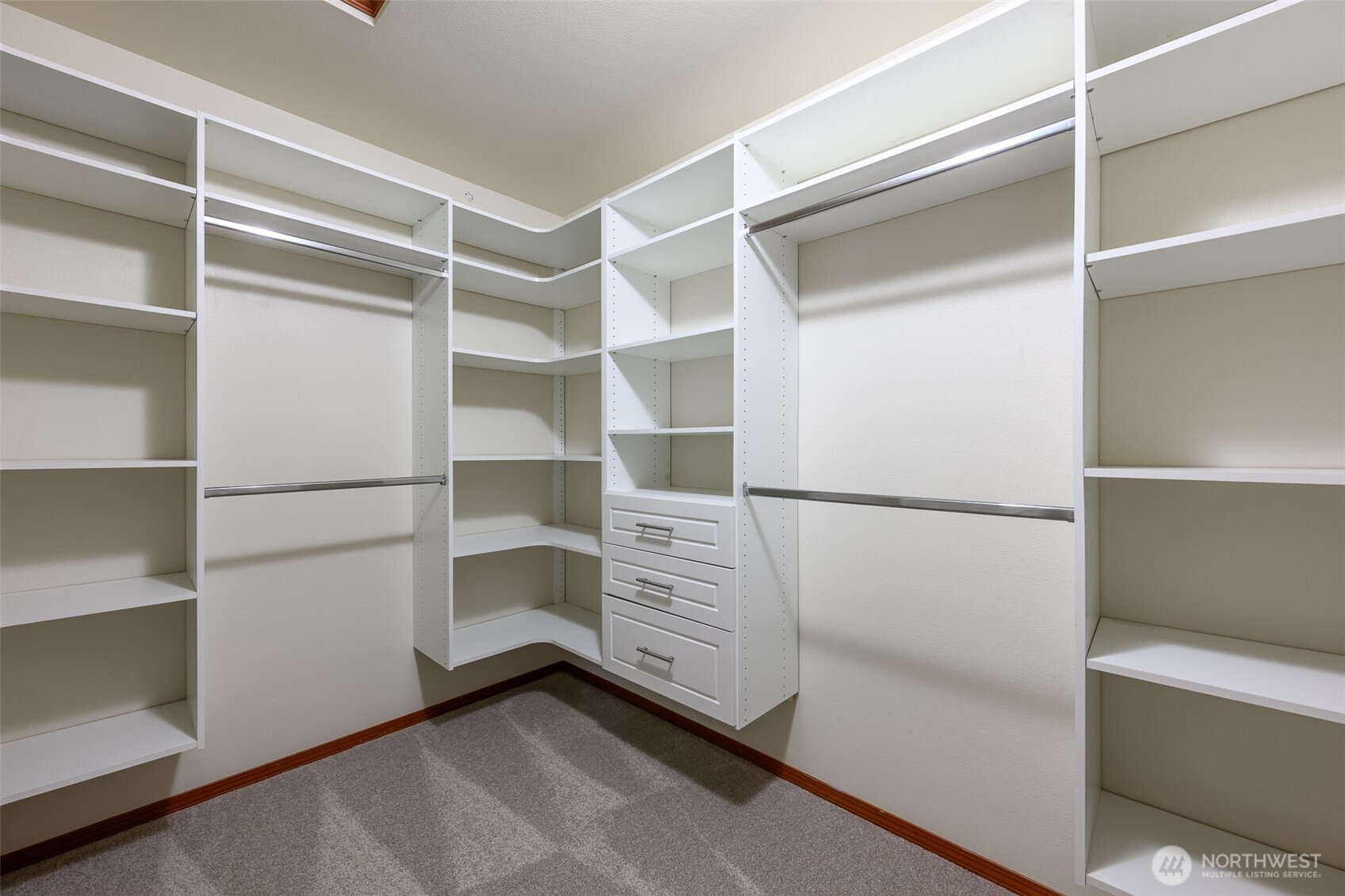 10 Fawn Lane Property Photo 13