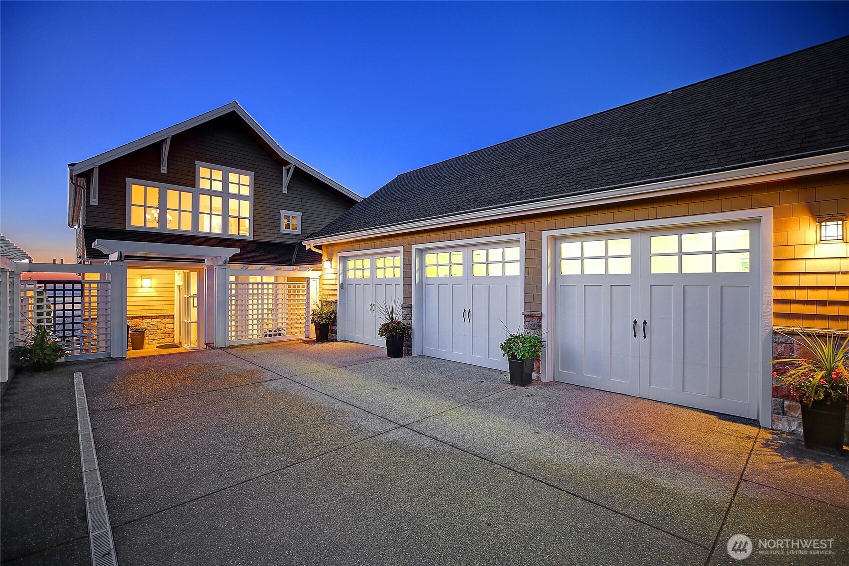211 N Sunset Property Photo 2