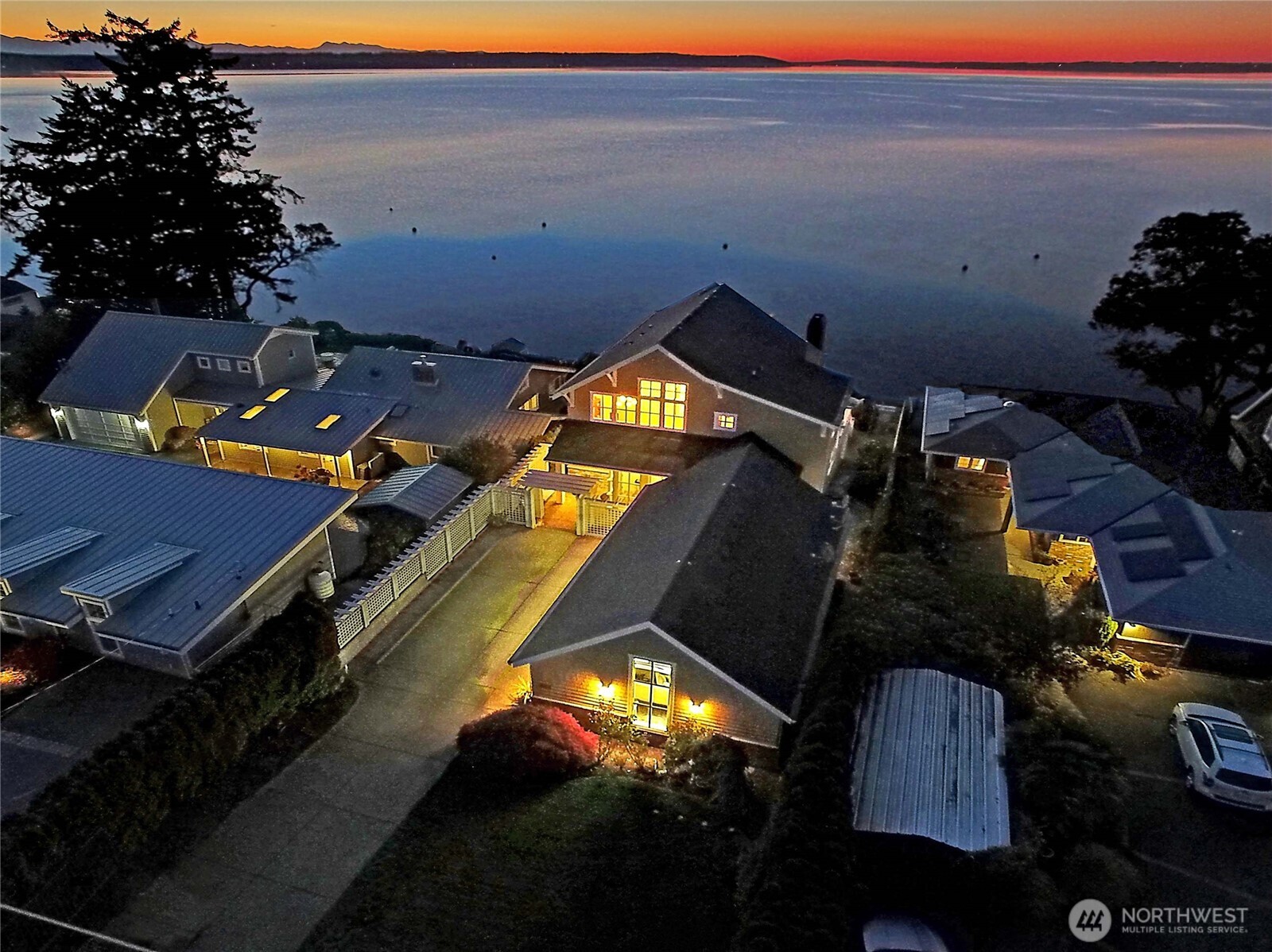 211 N Sunset Property Photo 3