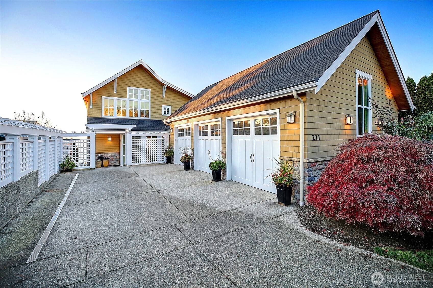 211 N Sunset Property Photo 4