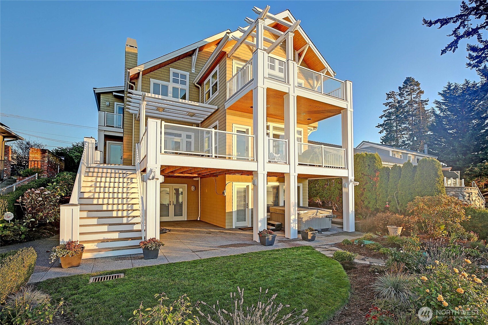 211 N Sunset Property Photo 8