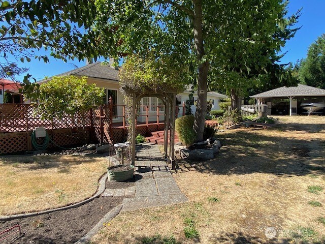 5447 South Shore Drive Property Photo 1