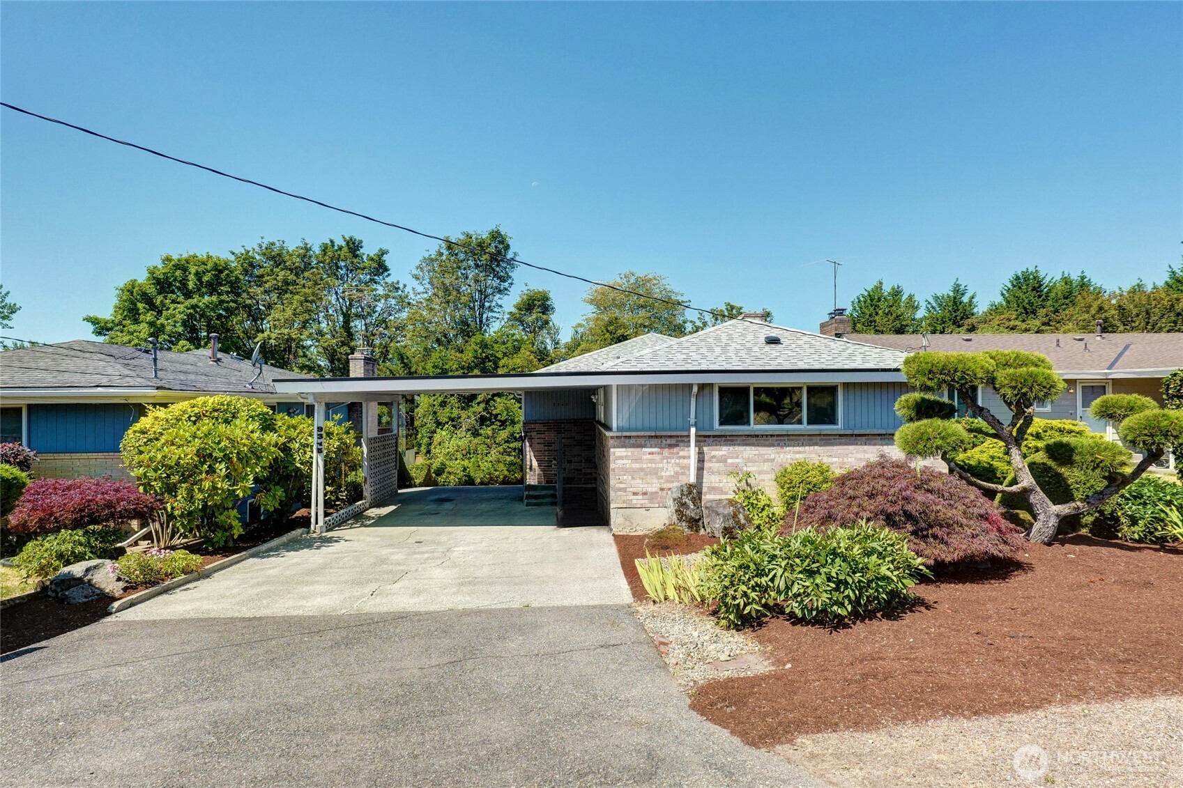 9345 37th Avenue Property Photo 1