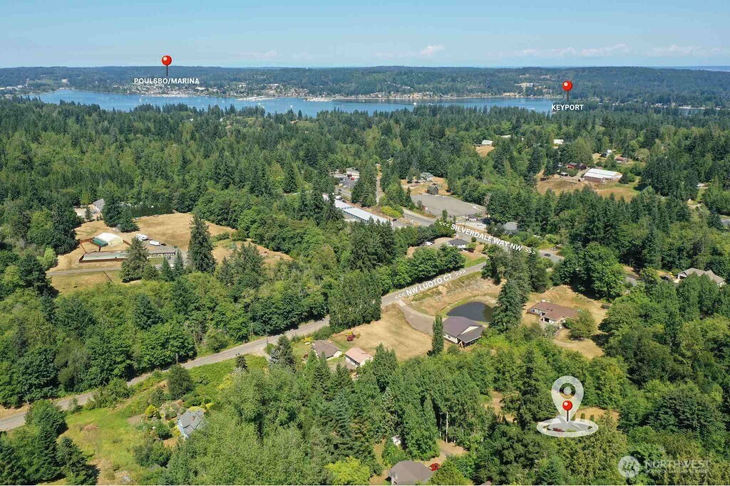 1069 Nw Luoto Court Property Photo 2