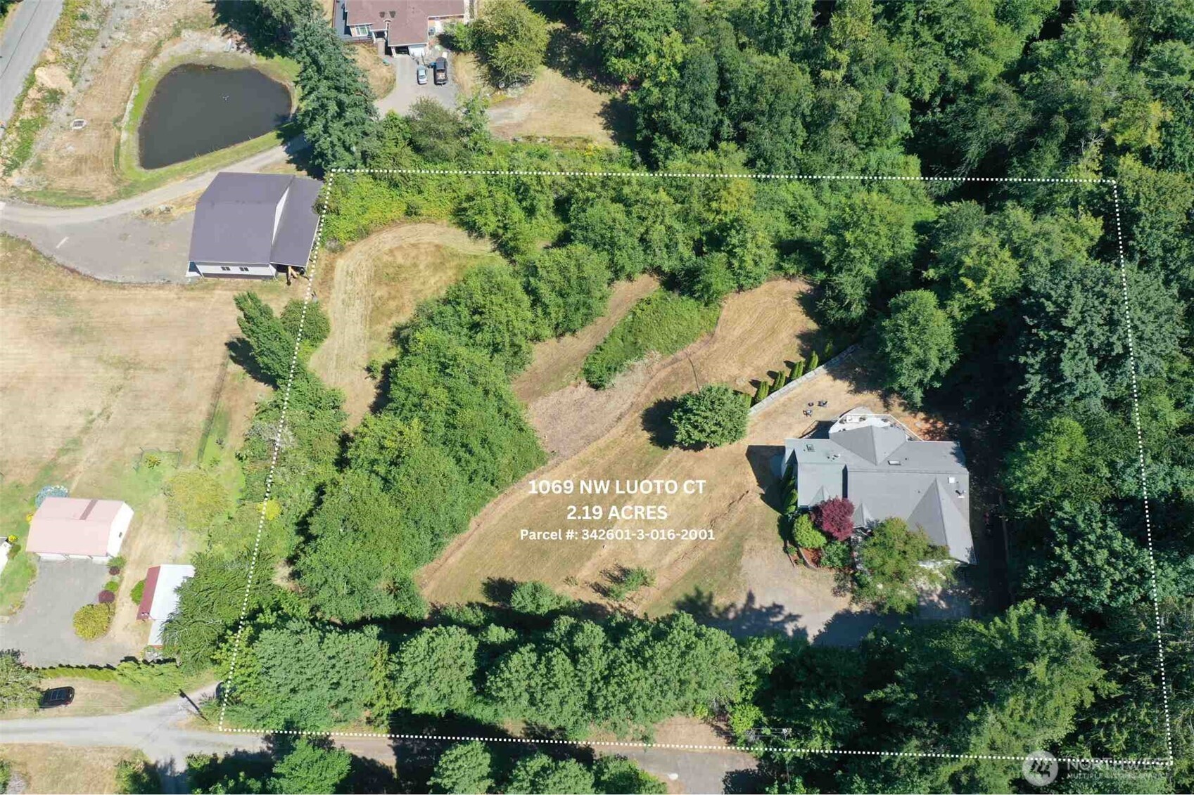 1069 Nw Luoto Court Property Photo 3