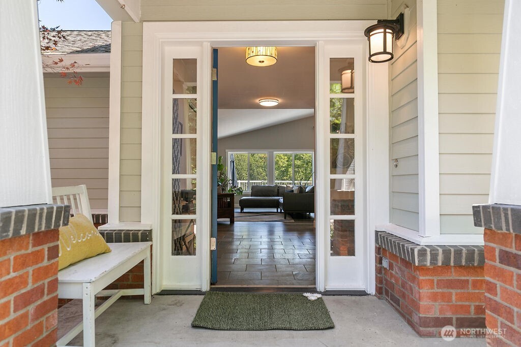 1069 Nw Luoto Court Property Photo 5