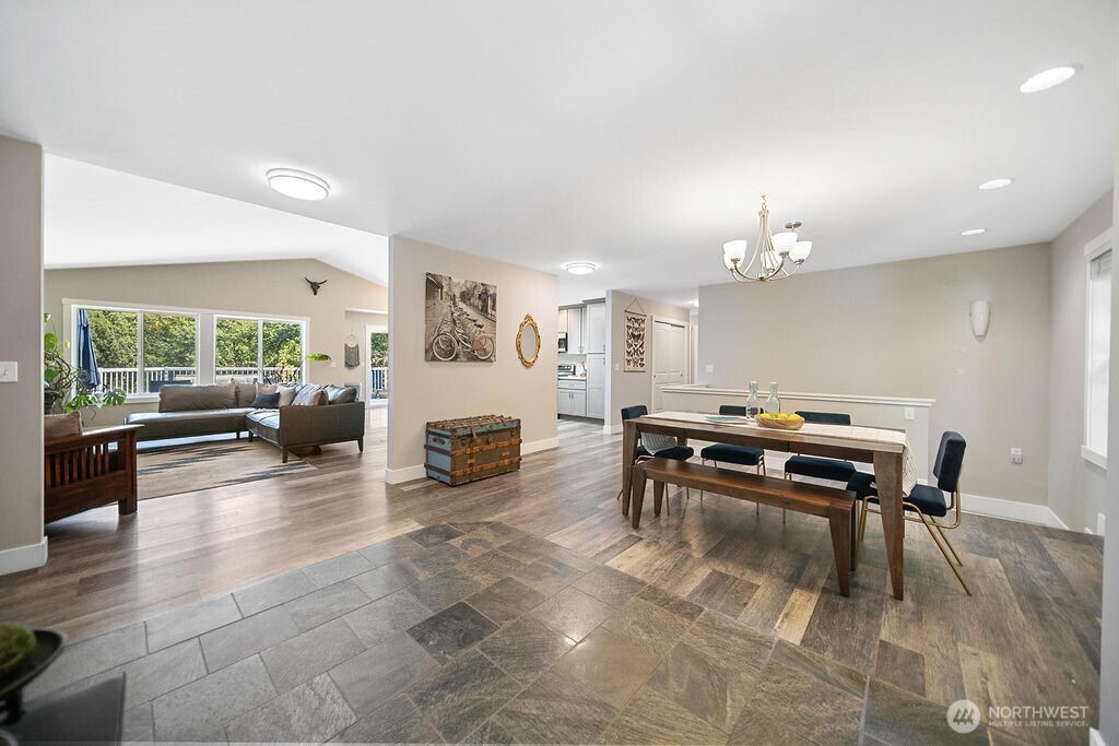 1069 Nw Luoto Court Property Photo 7