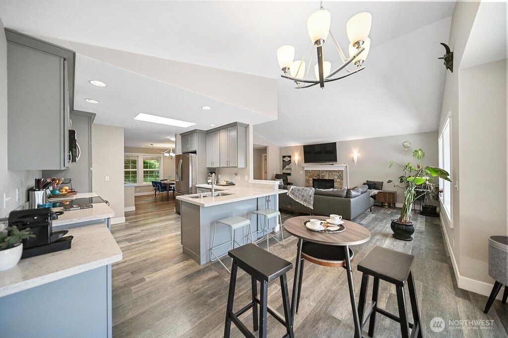 1069 Nw Luoto Court Property Photo 12