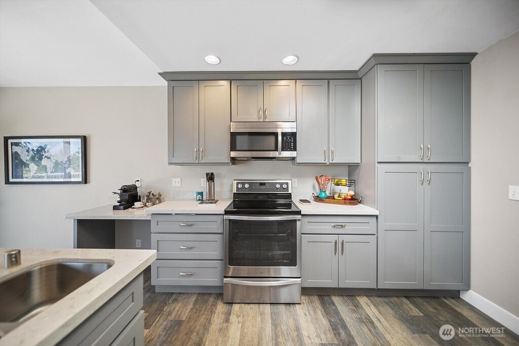 1069 Nw Luoto Court Property Photo 14