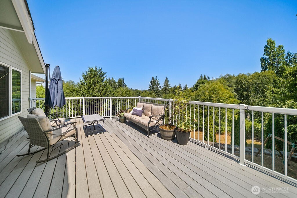 1069 Nw Luoto Court Property Photo 18