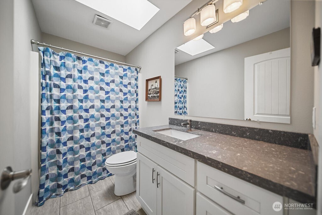 1069 Nw Luoto Court Property Photo 28