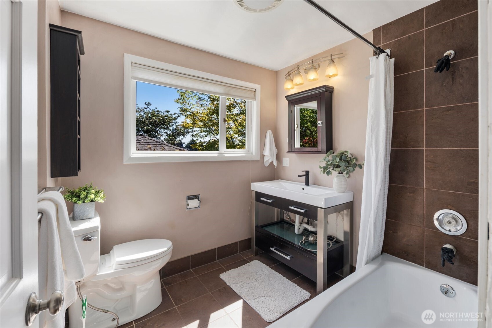 340 Ne 53rd Street Property Photo 14