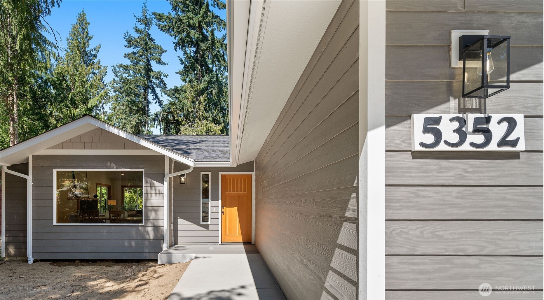 5352 Island Way Property Photo 1
