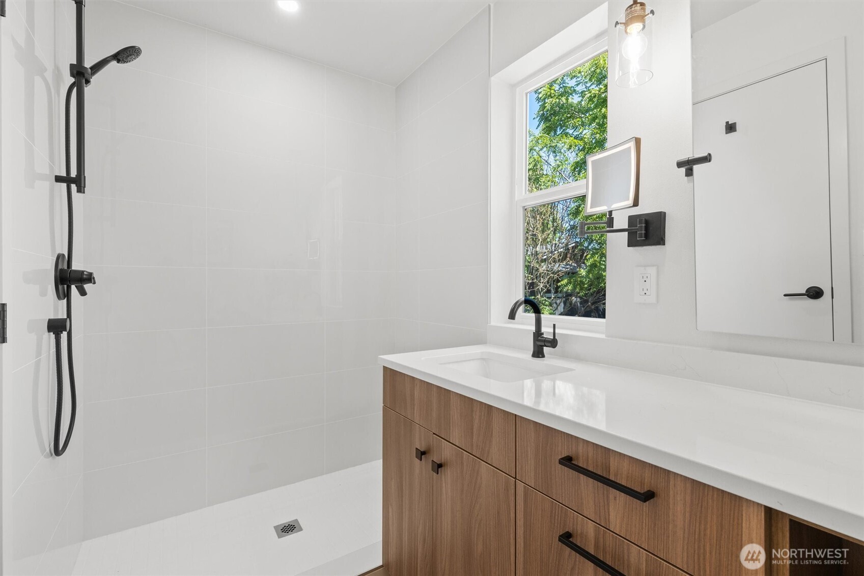 7713 34th Avenue Property Photo 24