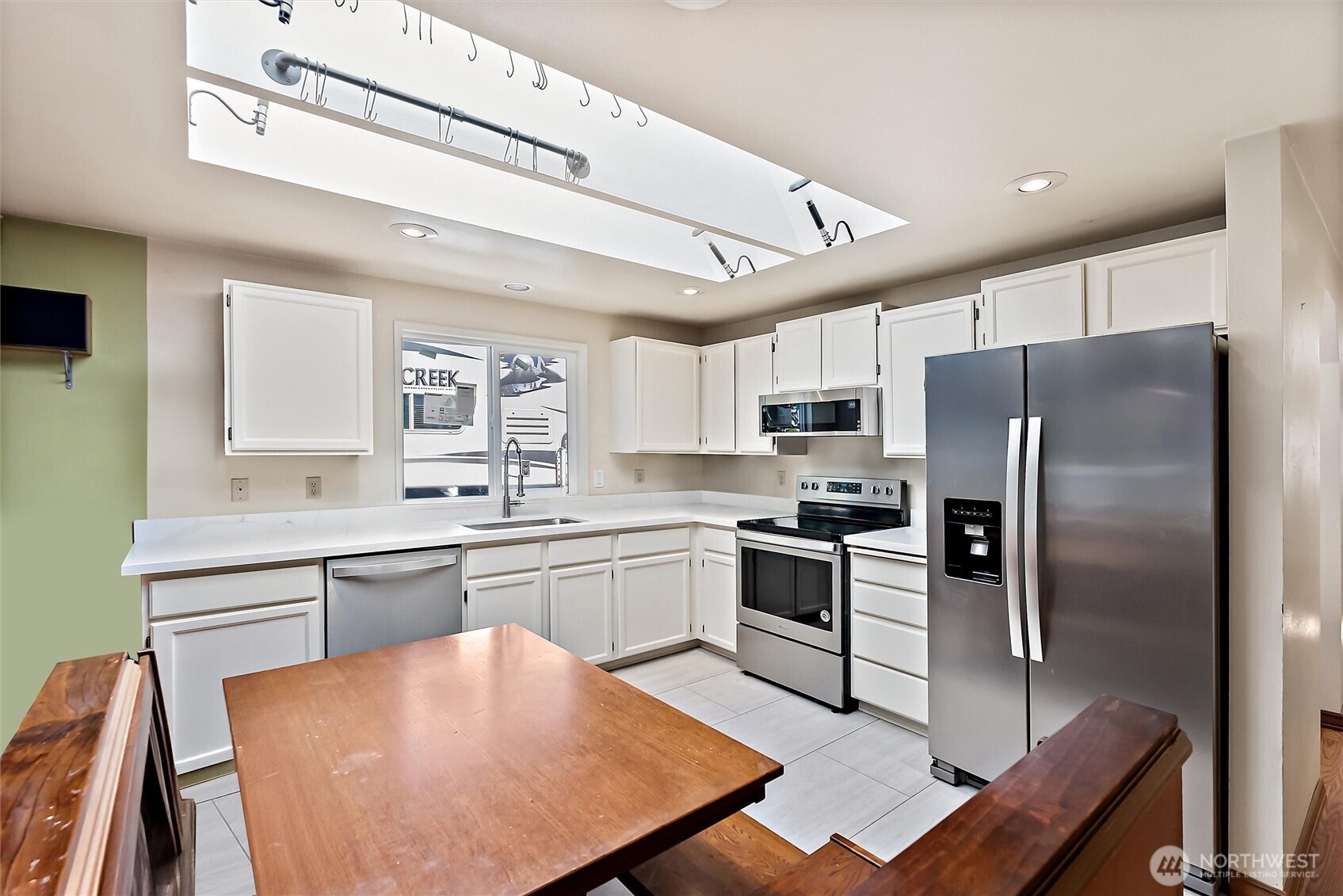 4630 143rd Place Property Photo 7