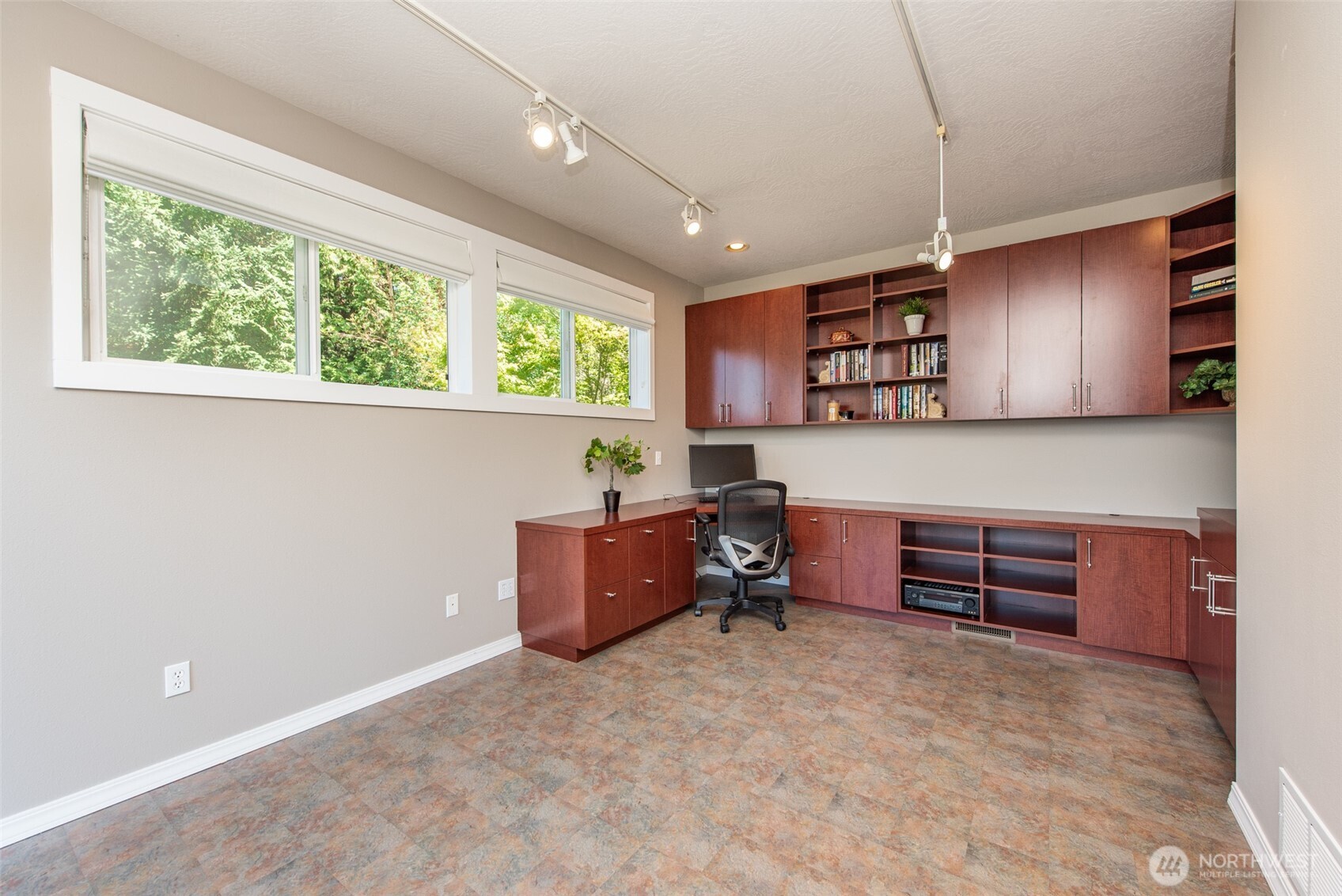 1185 Fox Hollow Road Property Photo 9