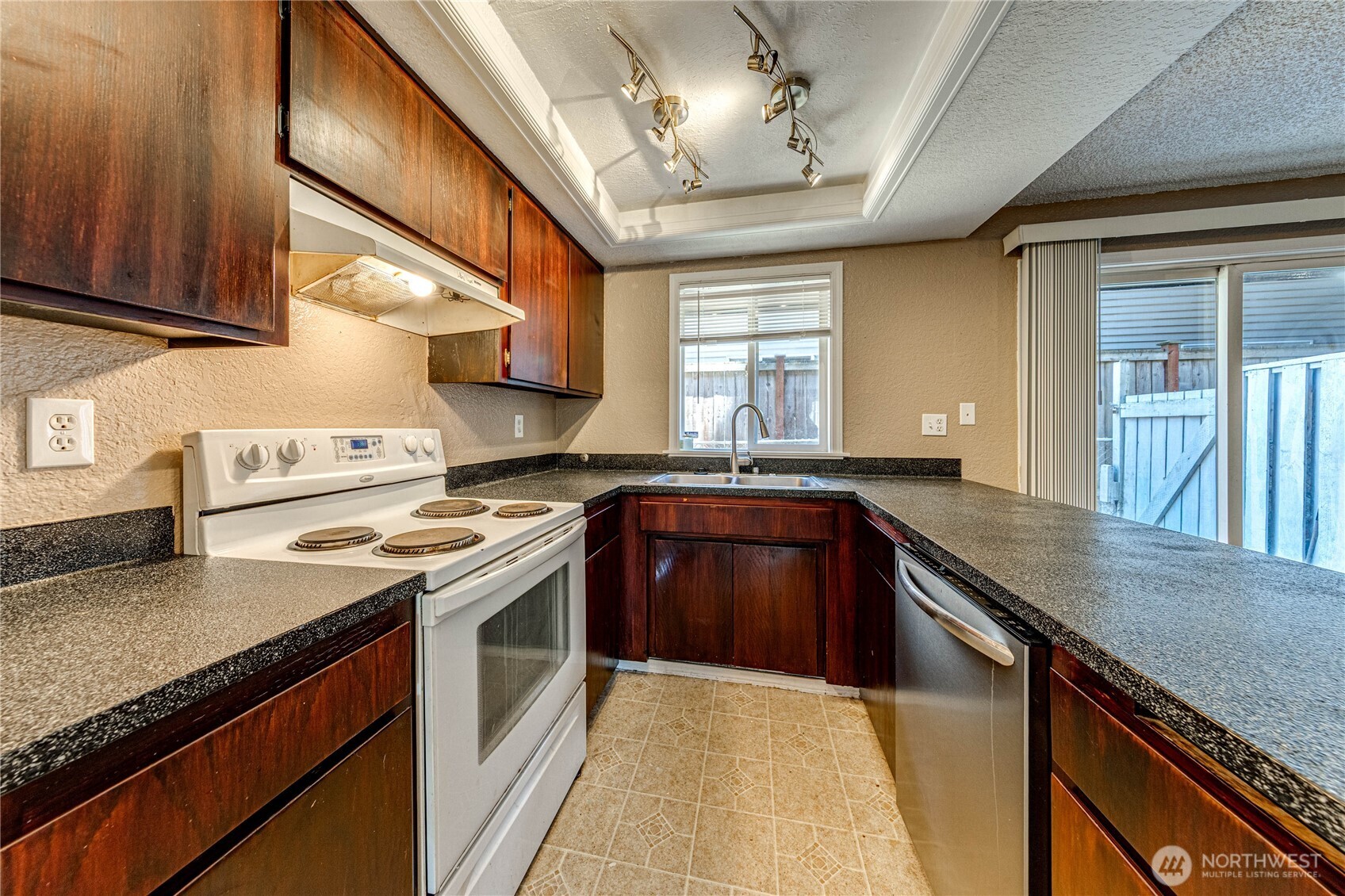 1515 W Casino Road E2 Property Photo 7