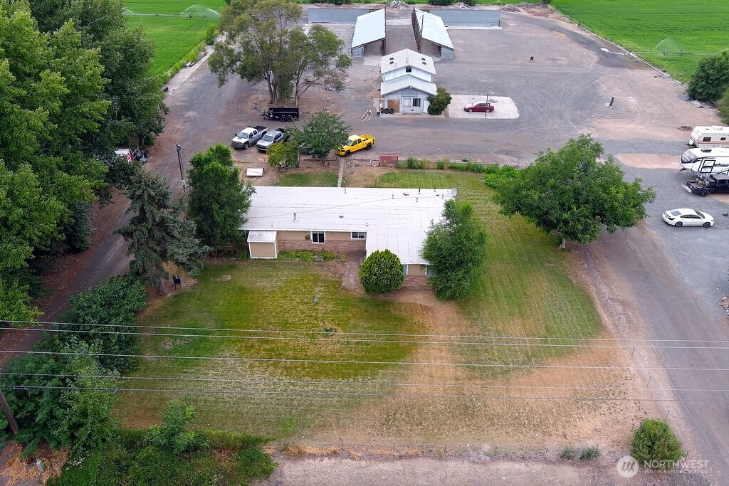 5788 Ne Road K Property Photo 4