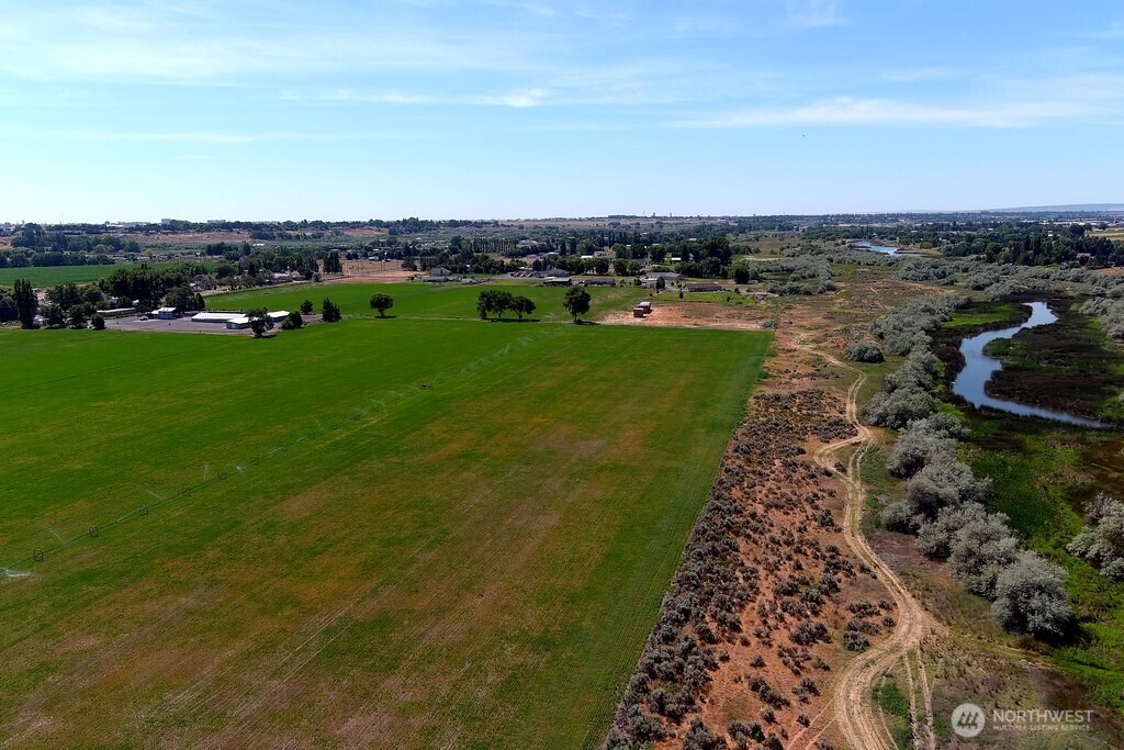 5788 Ne Road K Property Photo 15