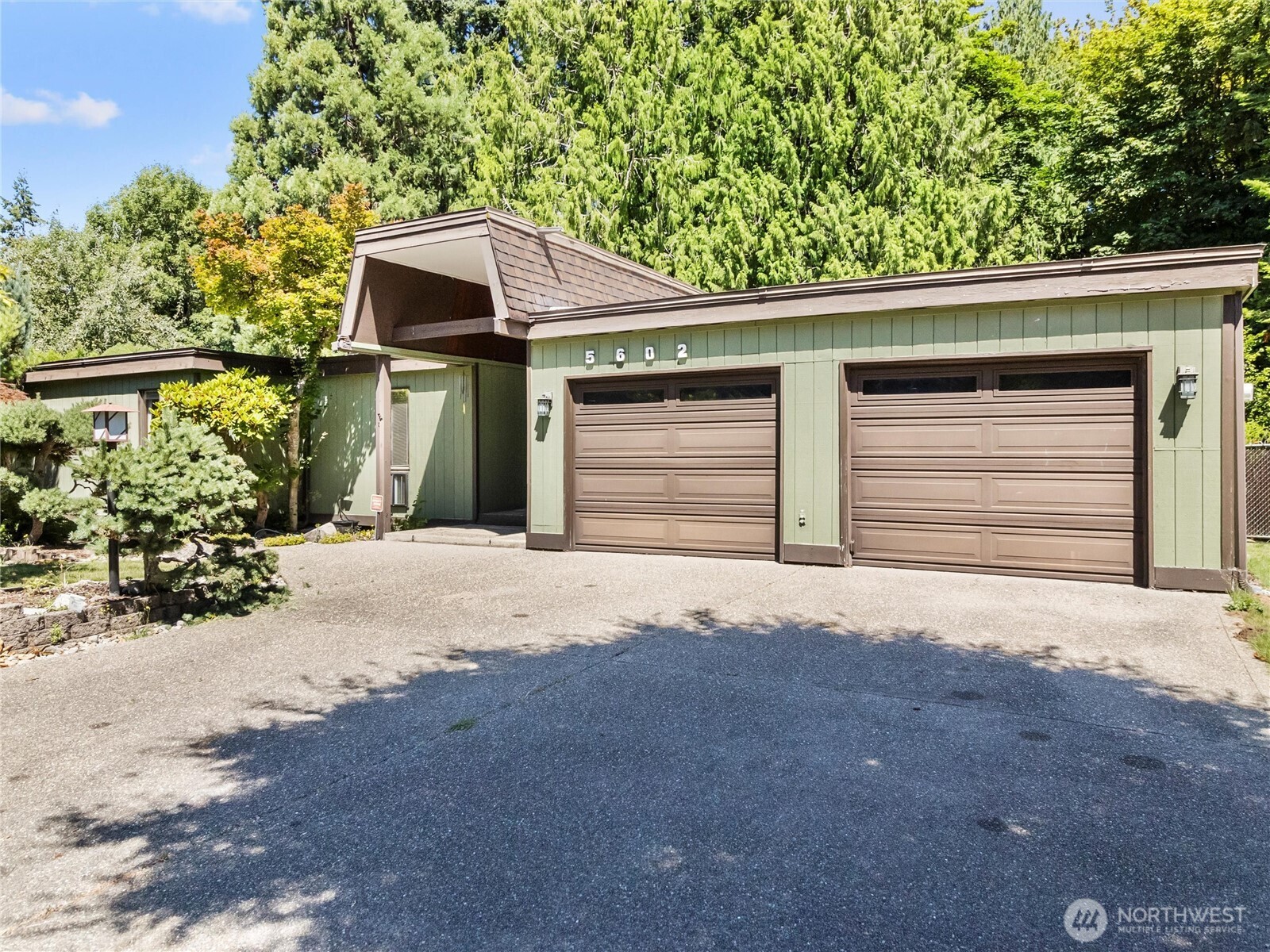 5602 32nd Court Property Photo 1