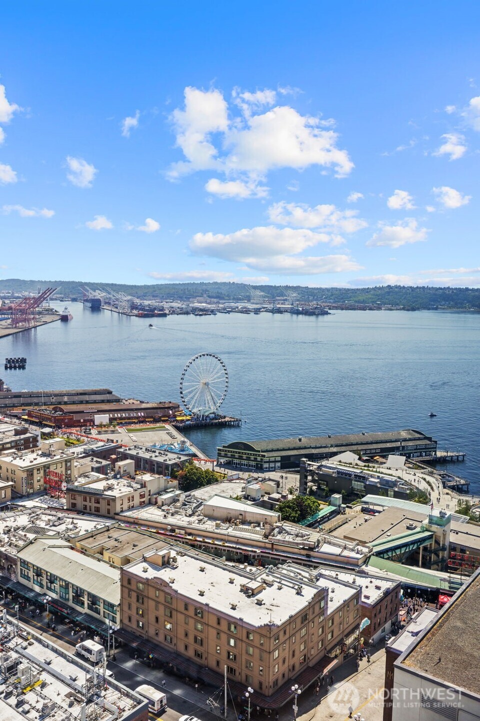 121 Stewart Street 2204 Property Photo 2