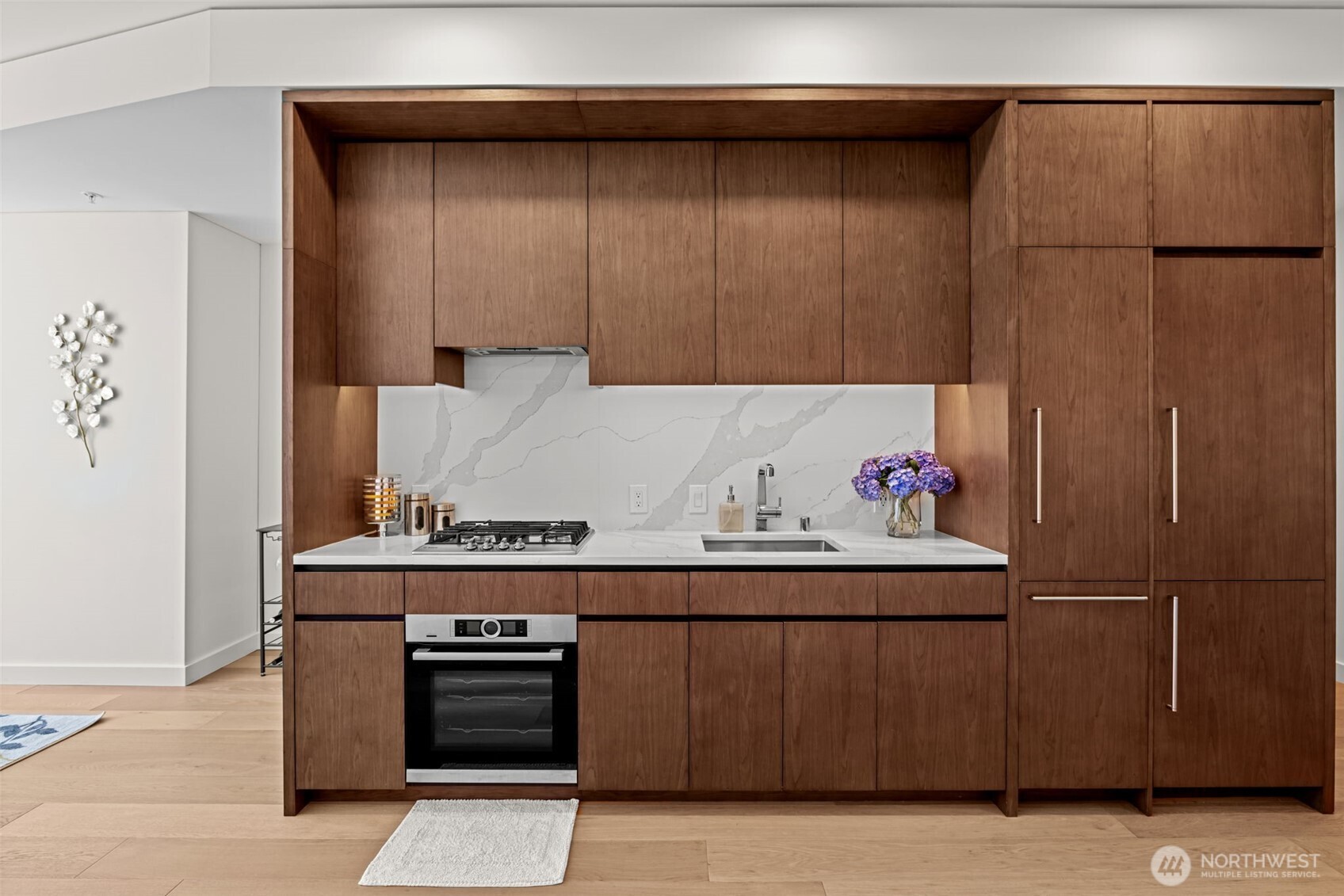 121 Stewart Street 2204 Property Photo 3