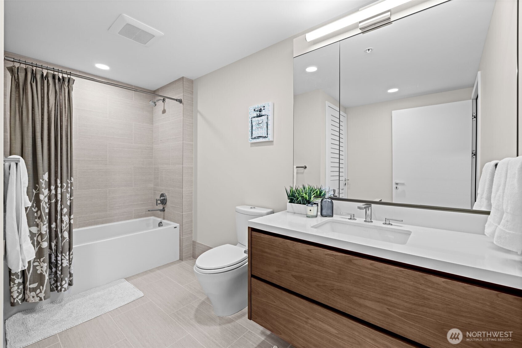 121 Stewart Street 2204 Property Photo 16