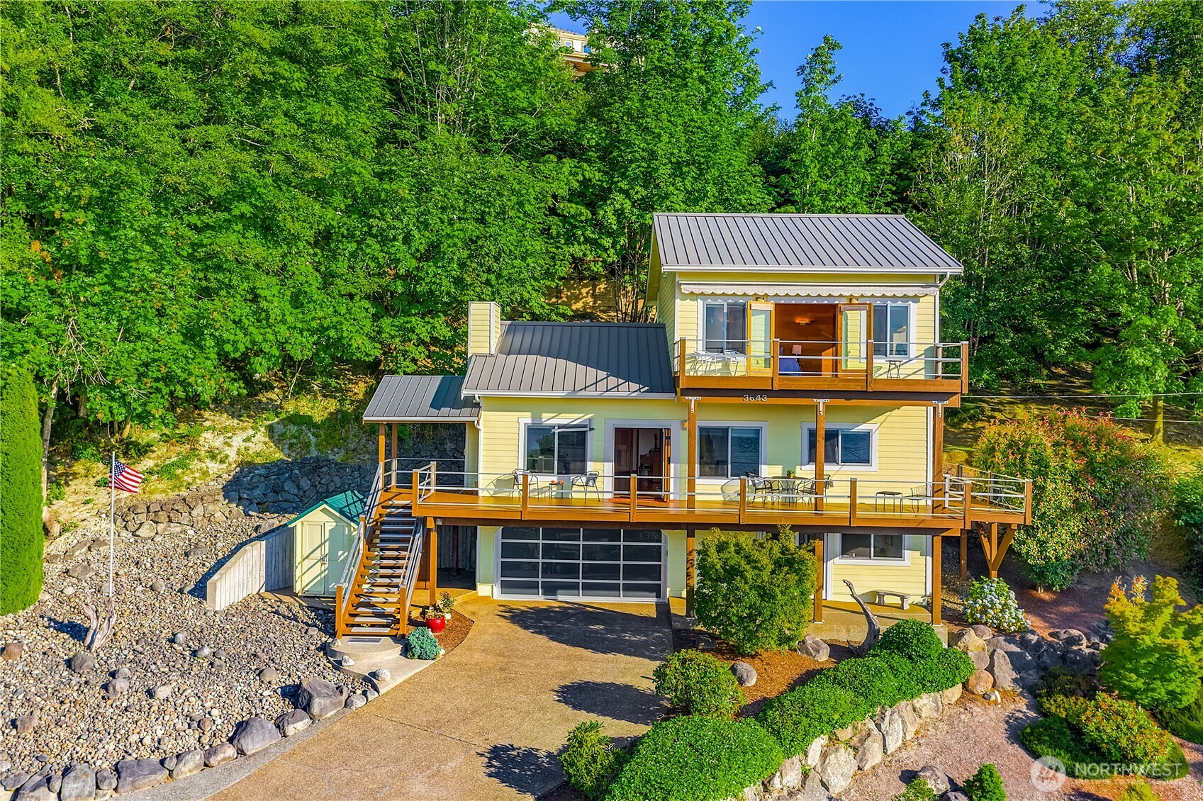 3643 Beach Drive Property Photo 2