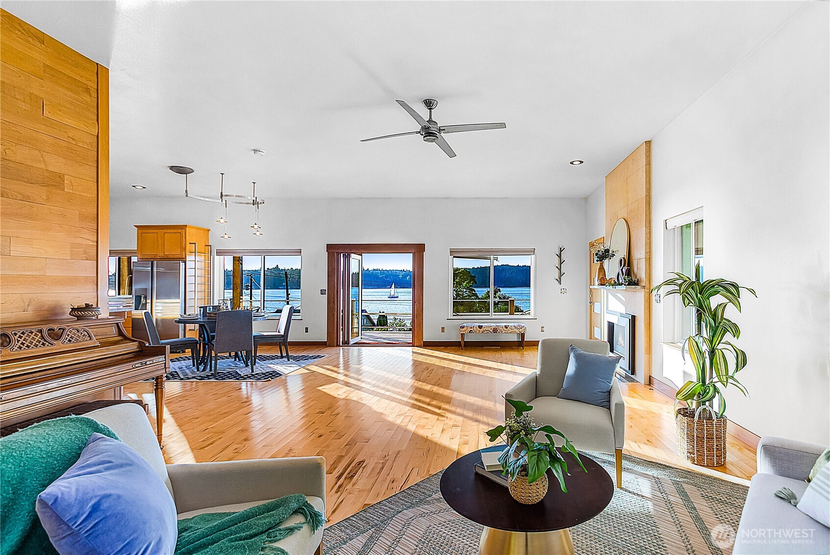 3643 Beach Drive Property Photo 10