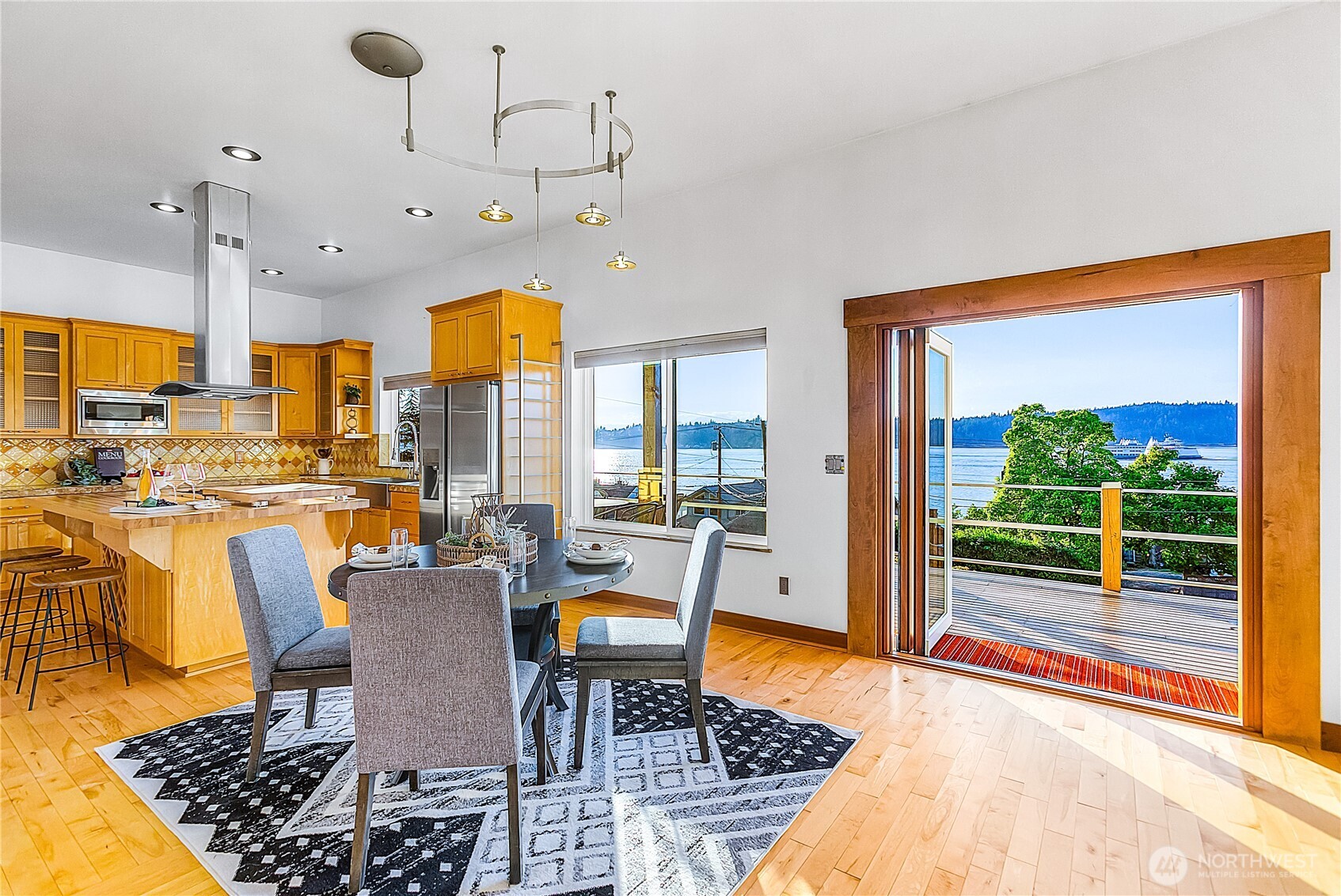 3643 Beach Drive Property Photo 11