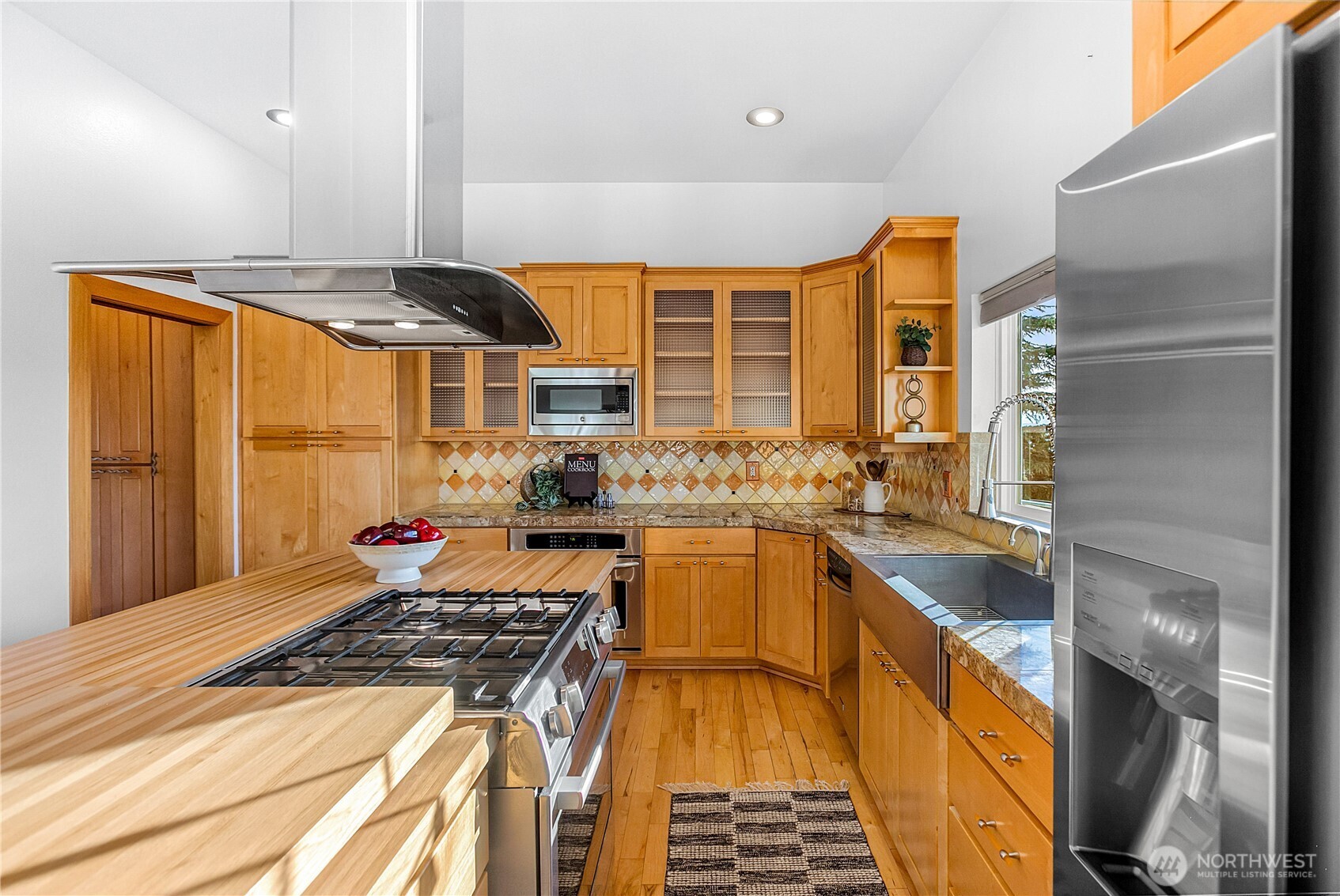 3643 Beach Drive Property Photo 15