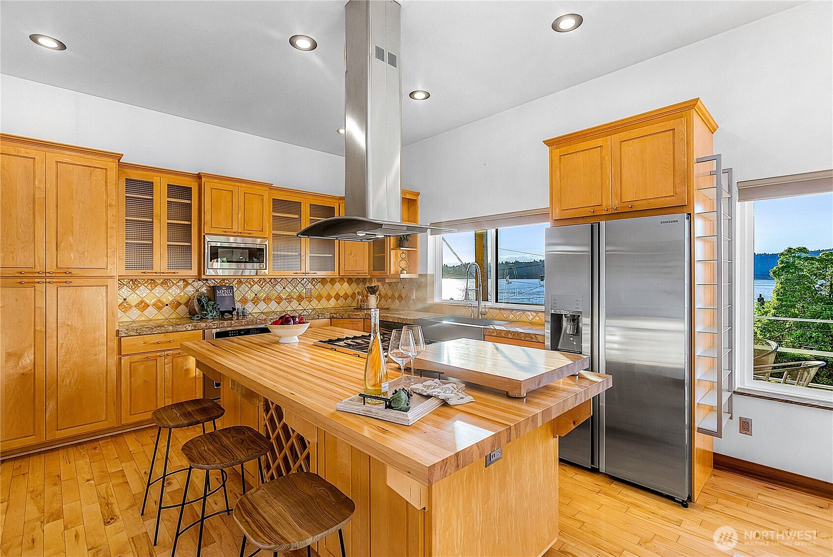 3643 Beach Drive Property Photo 16