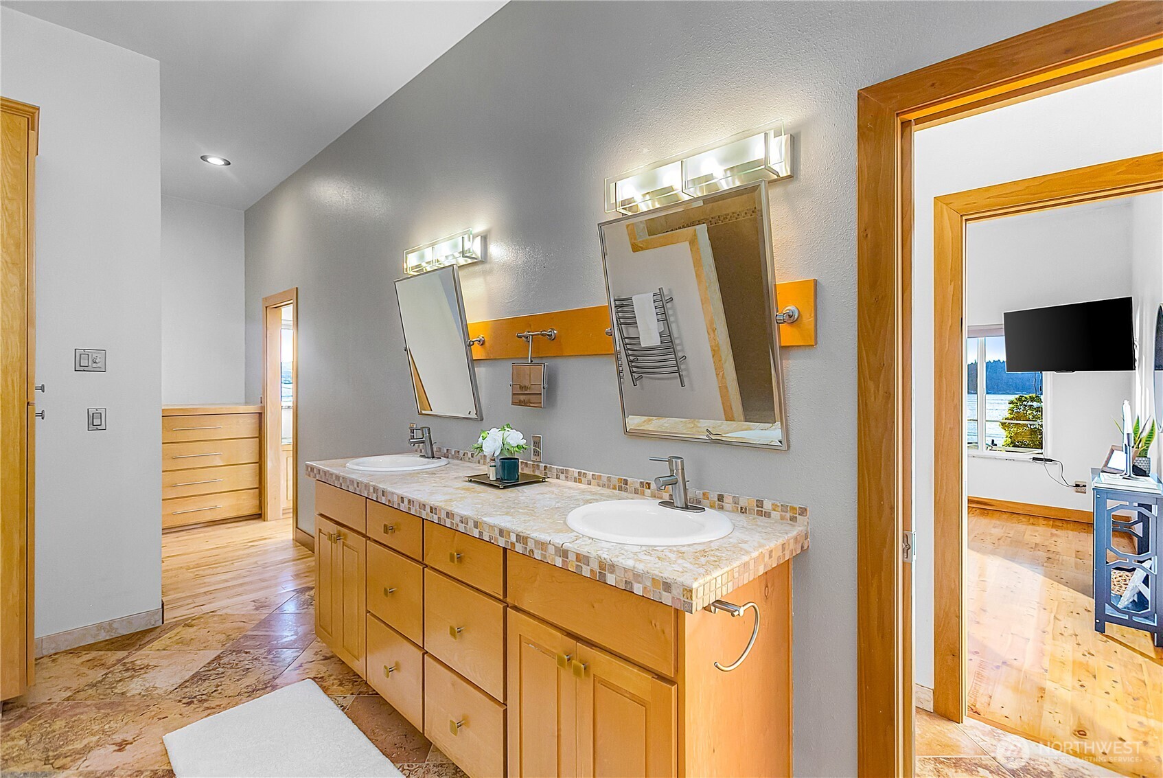 3643 Beach Drive Property Photo 26