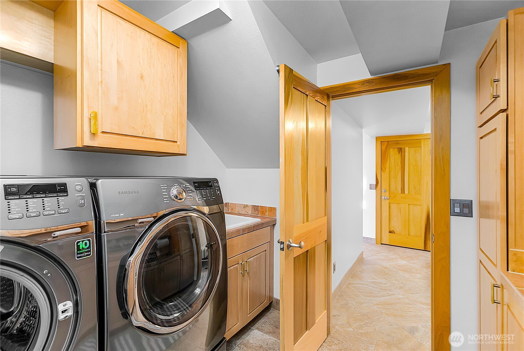 3643 Beach Drive Property Photo 29