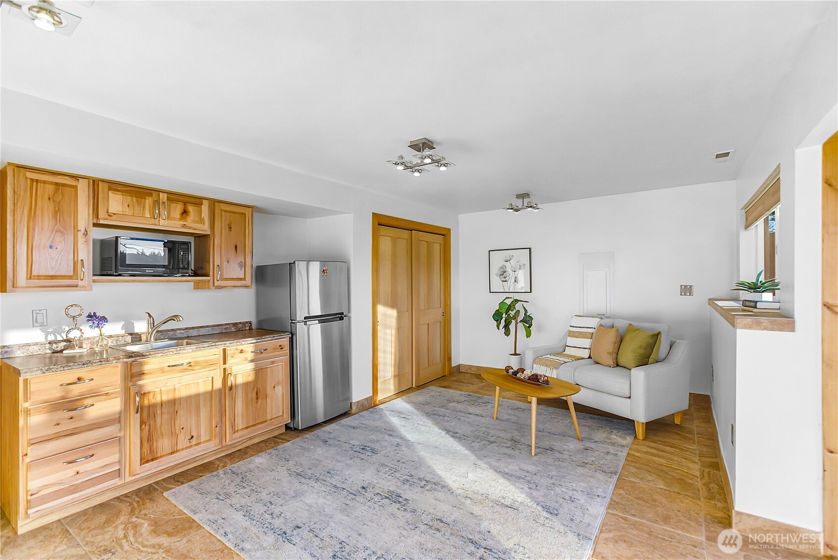 3643 Beach Drive Property Photo 31