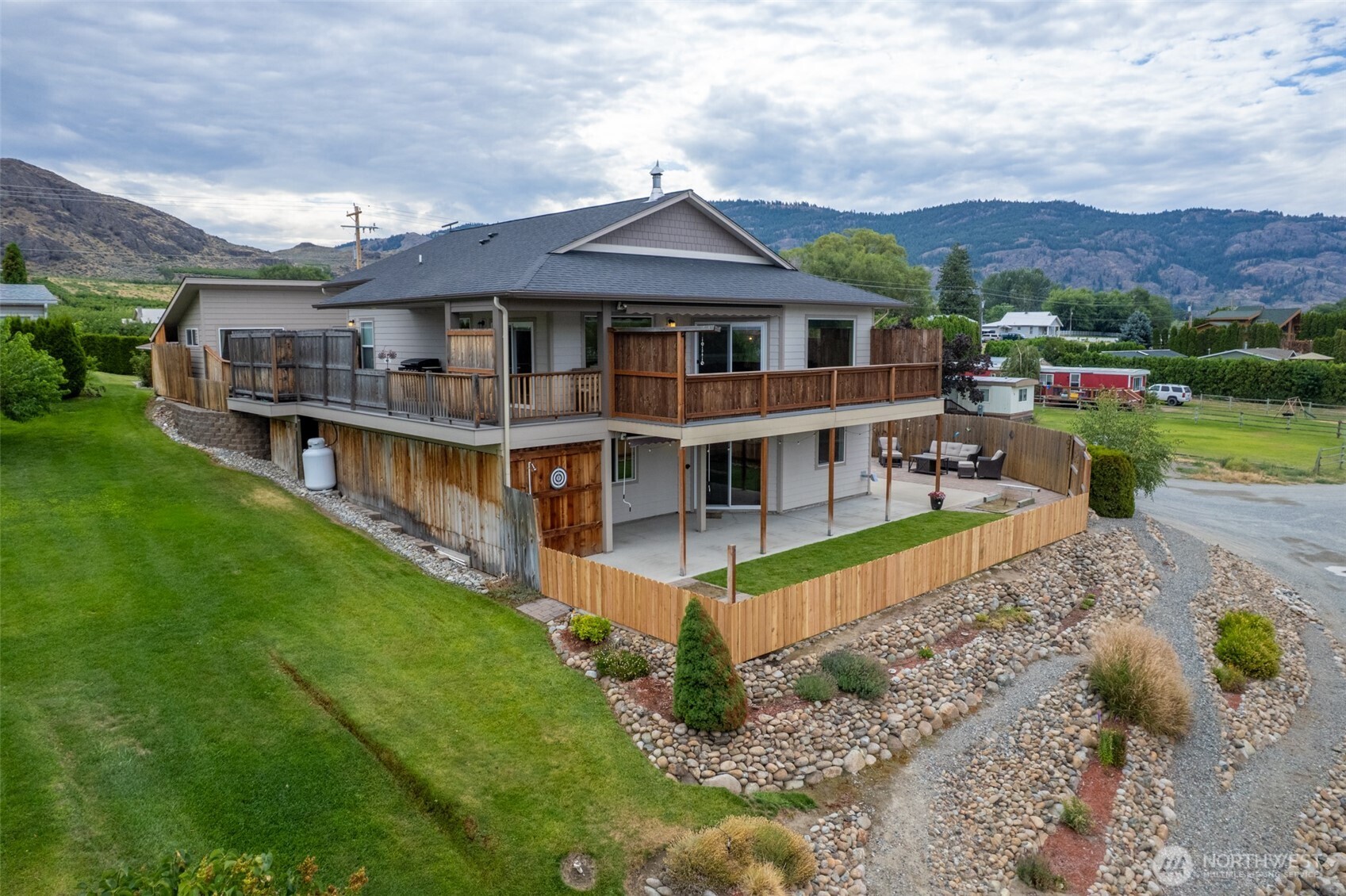 65 Eastlake Road B Property Photo 2