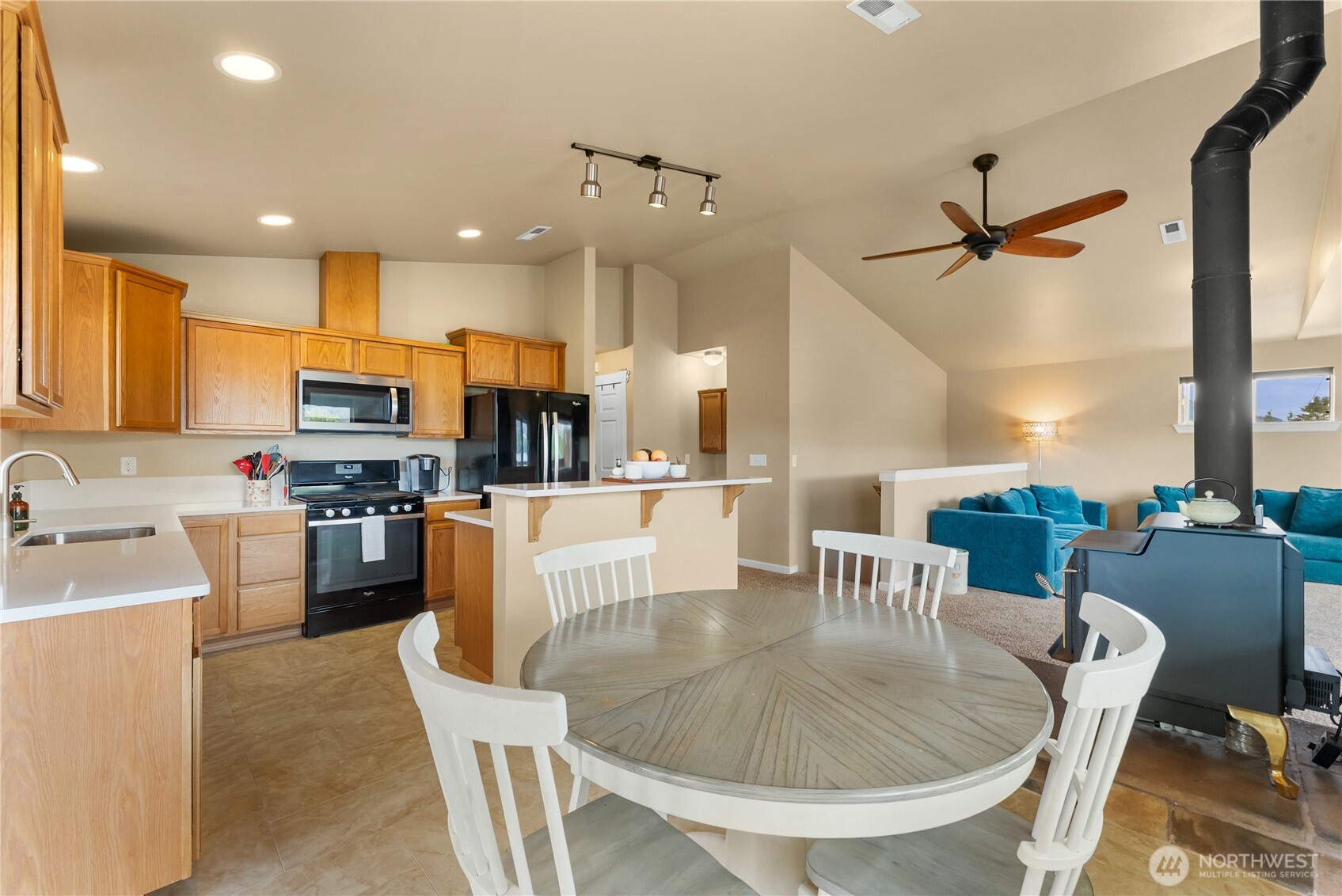 65 Eastlake Road B Property Photo 13