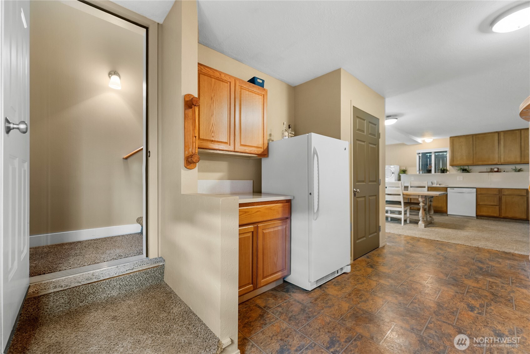 65 Eastlake Road B Property Photo 28