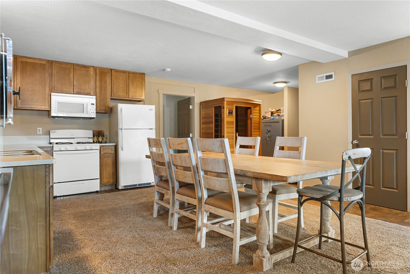 65 Eastlake Road B Property Photo 29