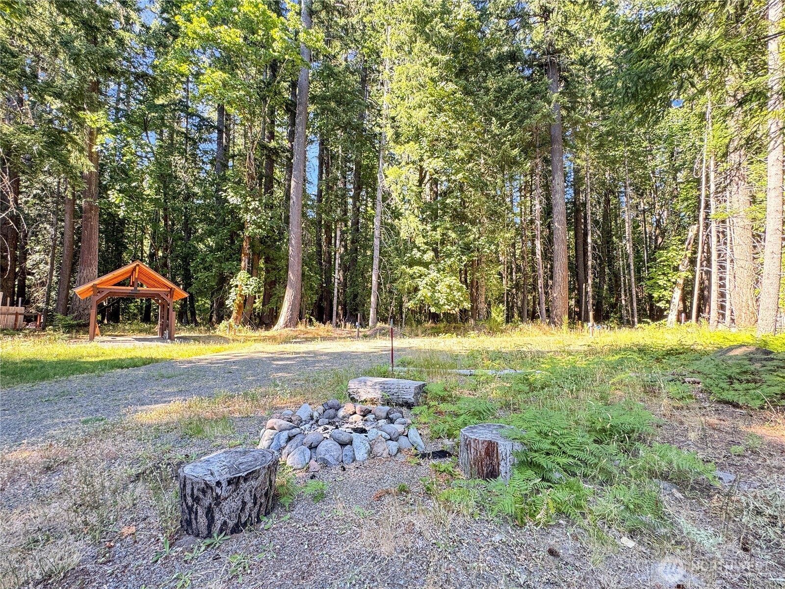 106 Maple Court Property Photo 1