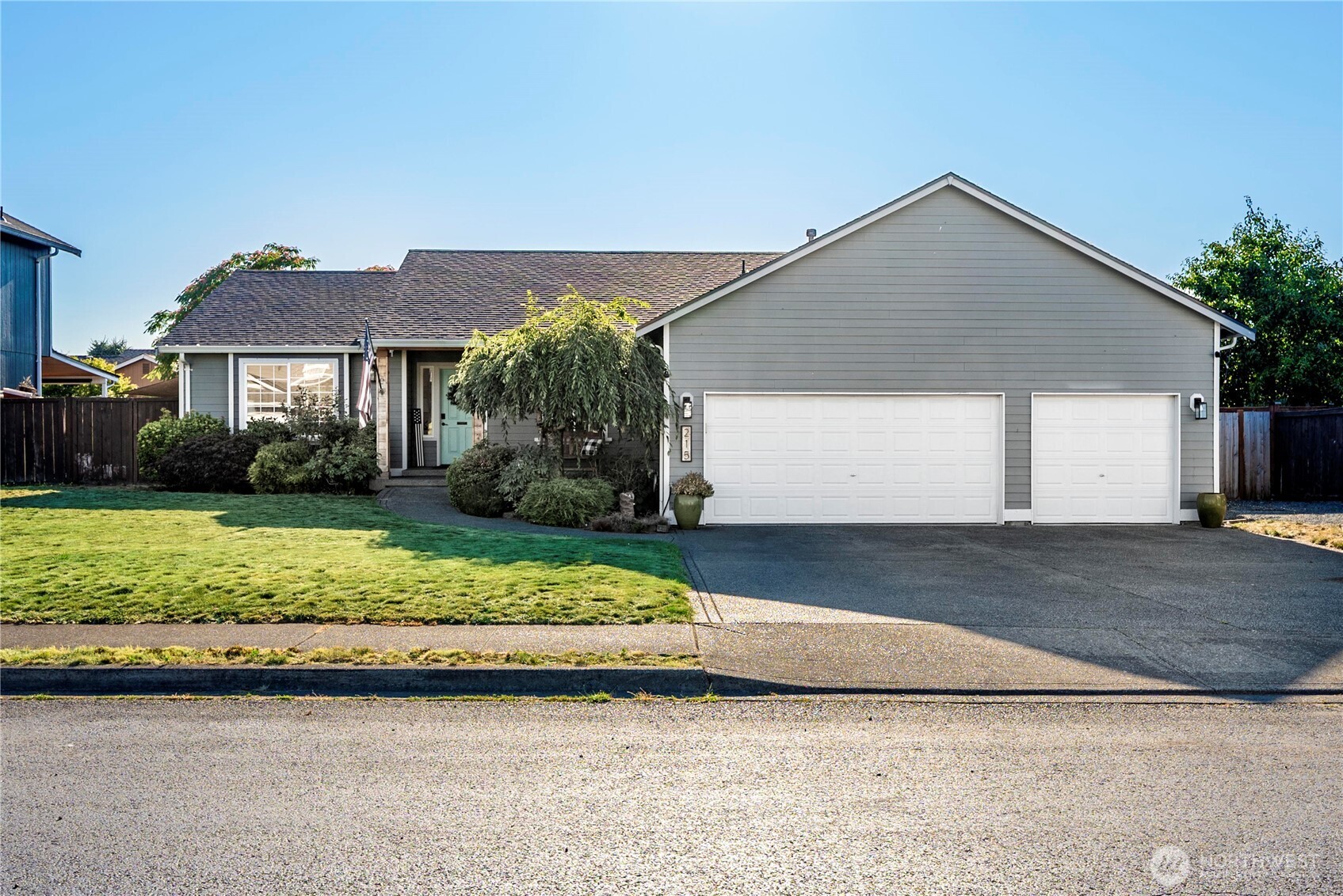 215 Orting Avenue Property Photo 1