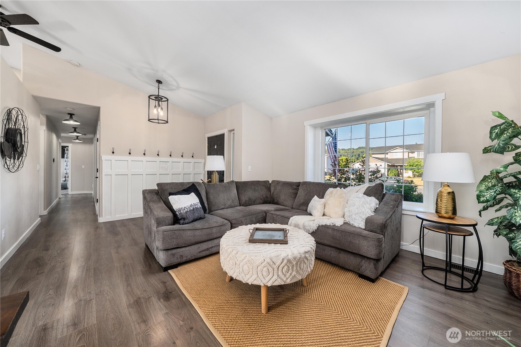 215 Orting Avenue Property Photo 3