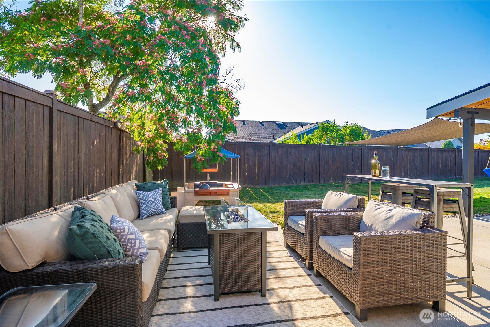 215 Orting Avenue Property Photo 11